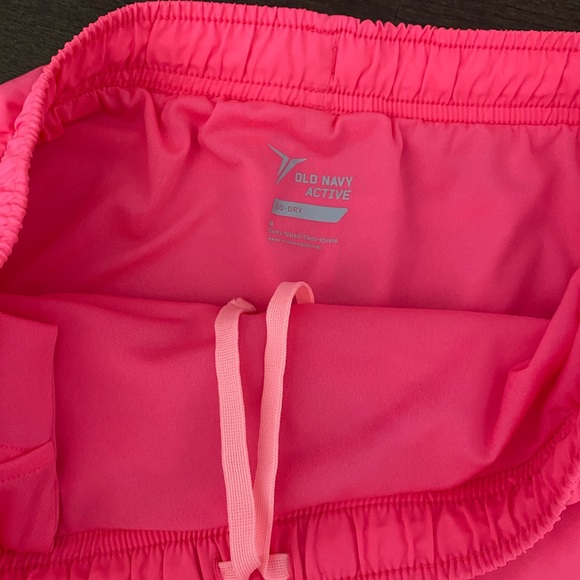 Pink workout shorts - Picture 5 of 6